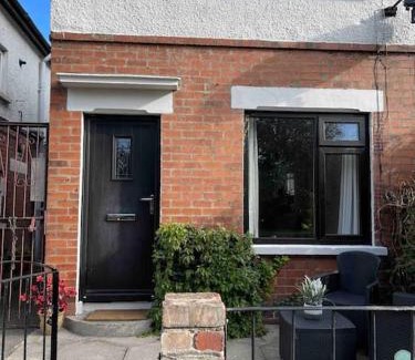 Belfast House | Lovely 2 bedroom house overlooking park, Free parking