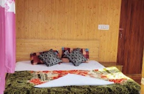 Banjar House | Lovely 2-bedroom house with WiFi in Banjar