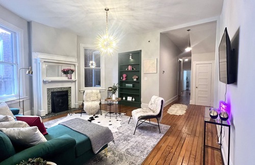 Fan District Apartment | Lovely 2 bedroom in the middle of downtown Richmond