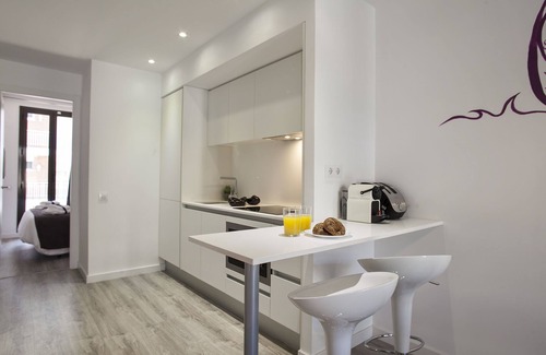 Hostafrancs Apartment | Lovely 2 bedroom with balcony next to Plaza España