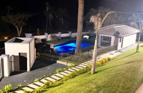 Port Shepstone Apartment | Lovely 2-bedroom apartment in Port Shepstone.