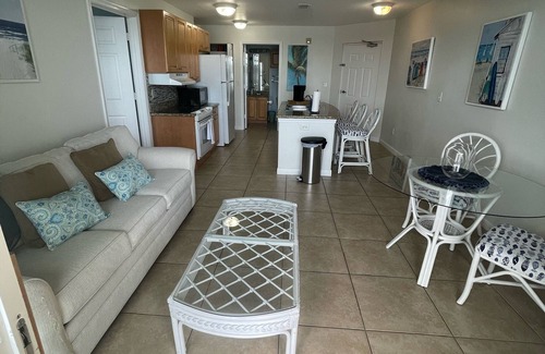 St. Petersburg - Clearwater Condo | Lovely 2 bedrooms condo with pool in Boca Ciega