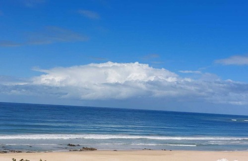 Jeffreys Bay Apartment | Lovely 2 bedrooms, 2 bathrooms Flat with sea view