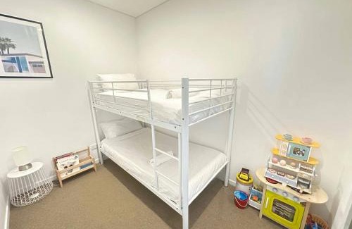 South Brisbane Apartment | Lovely 2 Beds Apt with City View at South Brisbane