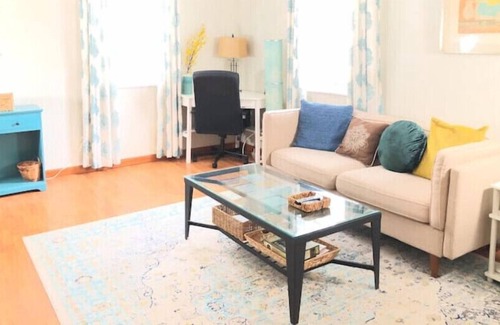 Clintonville Condo | Lovely 2 BR by bike path, 2 miles to OSU