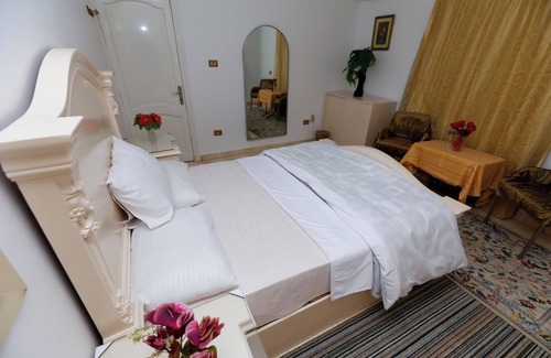 Al Haram Apartment | Lovely 2BR Apartment with Giza Pyramids View