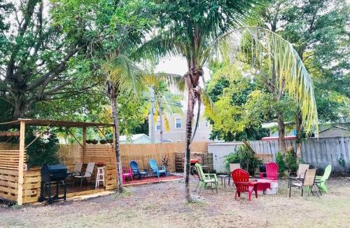 Downtown Hollywood Apartment | Lovely 2br apt, 5 mins drive to the beach - j8