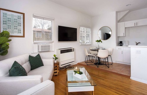 Golden Hill Apartment | Lovely 2BR Apt | Sleeps 5, WiFi + Kitchen
