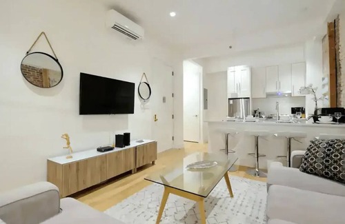 Midtown South Apartment | Lovely 2BR! Hell Kitchen!