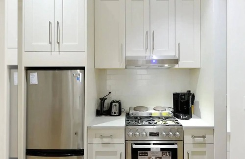 Midtown South Apartment | Lovely 2BR! Hell Kitchen!