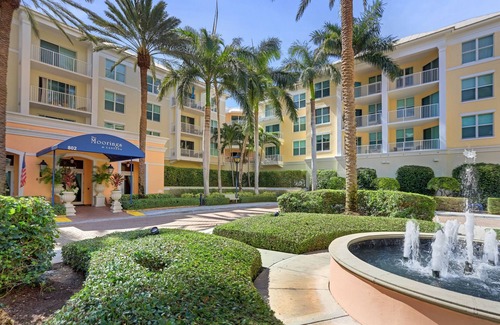 Lantana Condo | Lovely 2Br. Penthouse - resort style!
