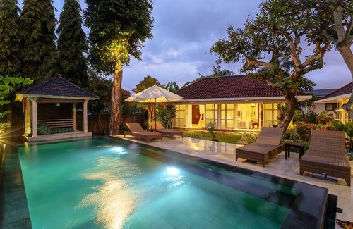 Babakan Villa | LOVELY 2BR Villa, Pererenan - Surrounded by a ton of local shops!