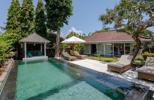 Babakan Villa | LOVELY 2BR Villa, Pererenan - Surrounded by a ton of local shops!