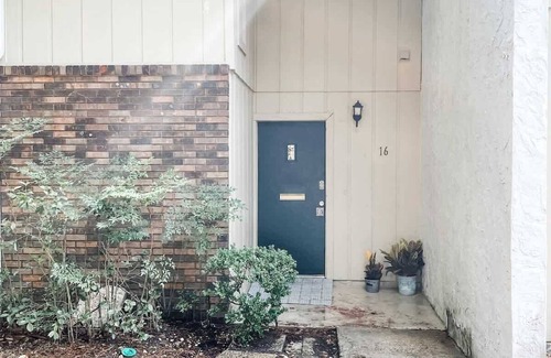 Tallahassee House | Lovely 3 bd/2.5 ba Renovated, Refined Townhouse