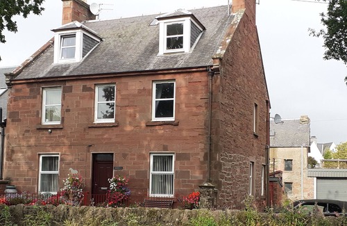 Alyth Apartment | Lovely 3-Bed Apartment in Alyth