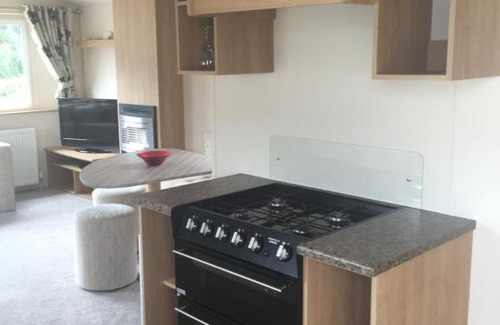 New Forest District Resort | Lovely 3 Bed Caravan, Milford on Sea