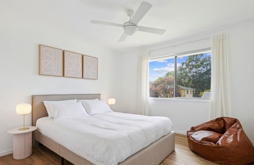 Ferny Grove House | Lovely 3-Bed Family Home with Spacious Backyard