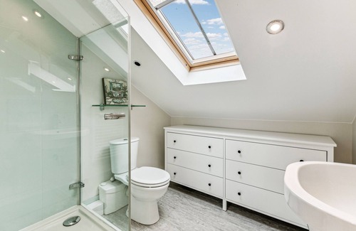 Shaftesbury House | Lovely 3 bed family house in Battersea