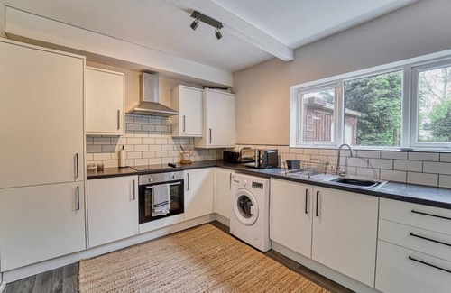 Wolverhampton House | Lovely 3 Bed Home in Wolverhampton