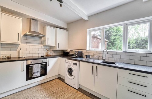 Wolverhampton House | Lovely 3 Bed Home in Wolverhampton