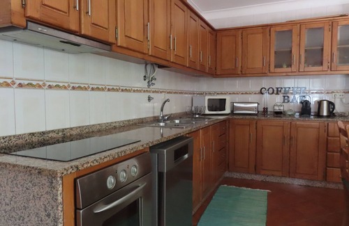 Queimada House | Lovely 3-Bed House in Queimada Ideal for families