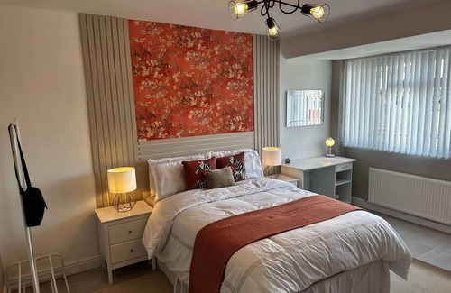 Bloxwich House | Lovely 3-Bed House near Birmingham Airport & Nec