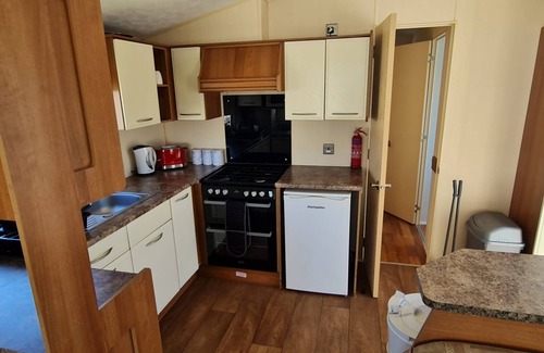 Rhyl Cabin | Lovely 3 bed With Balcony and Ramp