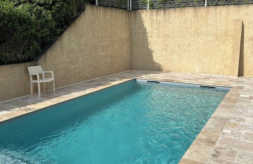 Salavas Apartment | Lovely 3-bedroom apartment for 1 to 6 people 500 m from the river and 1 km from Vallon pont d'arc