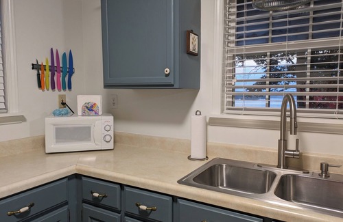 Big Sandy Cottage | Lovely 3-bedroom cottage with beautiful Kentucky lake views in Big Sandy.