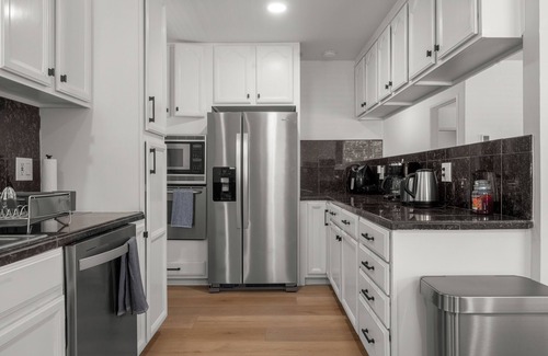 West Hills House | Lovely 3-bedroom house with AC in Canoga Park