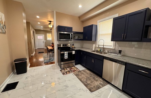 18th and Vine District House | Lovely 3-bedroom house in downtown Kansas City with WiFi, AC and so much more