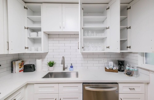 Kempwood House | Lovely 3 bedroom home near Downtown & Heights, Pet Friendly