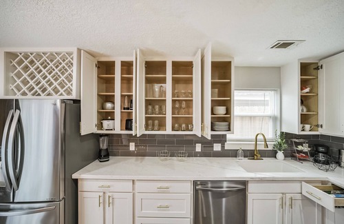 Northside House | Lovely 3 bedroom home near Downtown & Heights, Pet Friendly