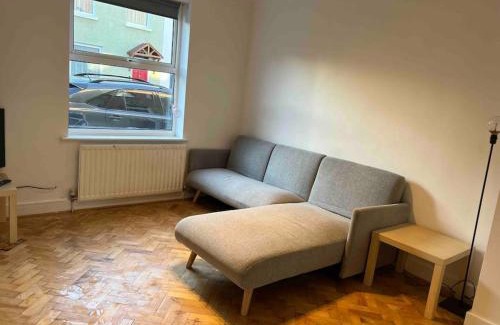 Woodside House | Lovely 3 Bedroom House South Norwood London