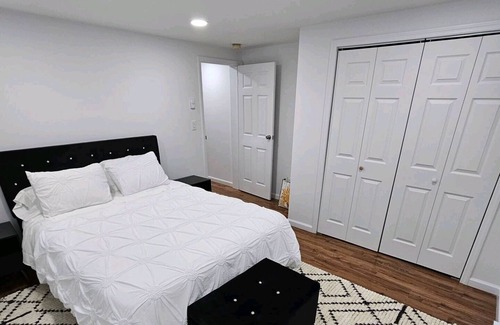Communipaw House | Lovely 3-bedroom Parking, 20 Min To NYC!