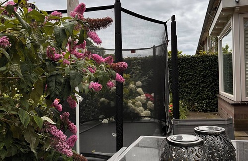 Elsrijk House | Lovely 3 bedroom Townhouse w/big garden & parking 15 min from Amsterdam