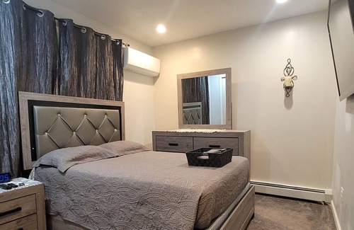 Queens Apartment | Lovely 3 BR 2 BA Near UBS Arena/Belmont Racetrack