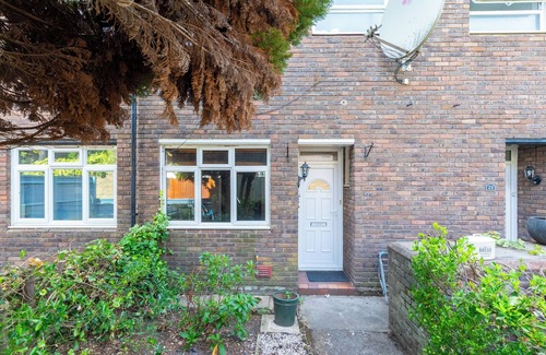 Mortlake Apartment | Lovely 3BD Family Home with Garden - Richmond