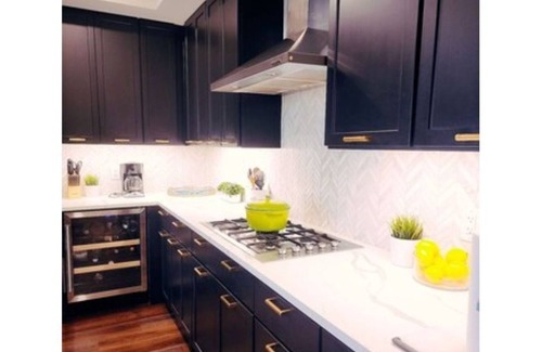 The Galleria Apartment | Lovely 3br/3bath apt luxurious riveroaks & 1min from galleria 3Bedroom