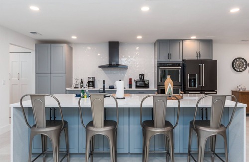 Palm Harbor House | Lovely 4/2 Palm Harbor Home Sleeps 8!, close to Clearwater Beach!