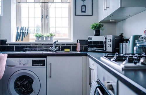 Liverpool House | Lovely 4 Bed/Monthly Discount/Bottle