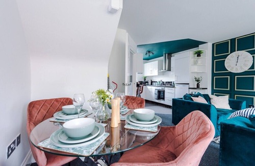 Liverpool House | Lovely 4 Bed/Monthly Discount/Bottle