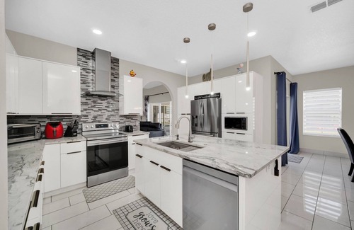 Crescent Lakes House | Lovely 4 Bed Pool Home with Game Room-5334CVL