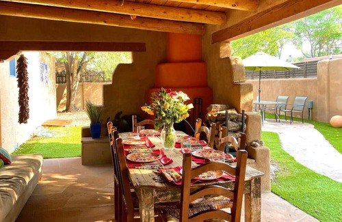Santa Fe House | Lovely 4 Bedroom Adobe Minutes to Plaza & Dog-Friendly