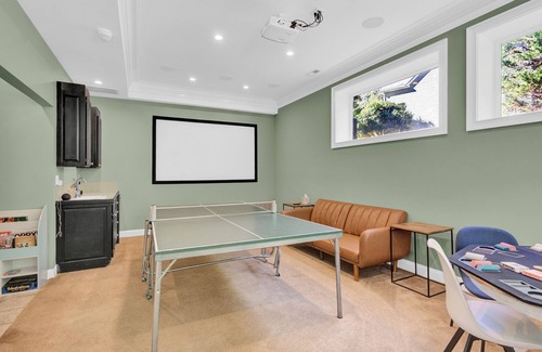 Mount Mourne House | Lovely 4-bedroom house with hot tub, seasonal pool, game room, putting green