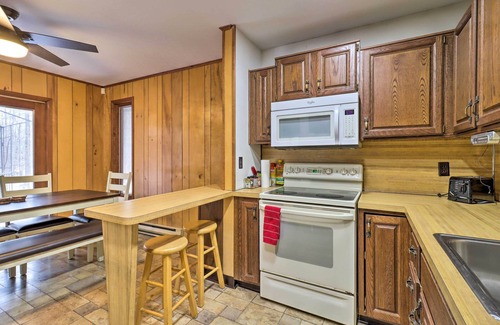 Blakeslee House | Lovely 4-bedroom house hot tub,fire place,fire pit for a relaxing getaway