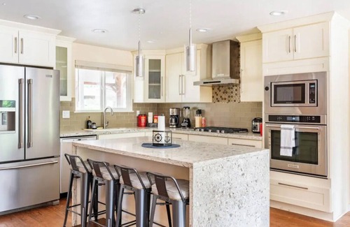 Grass Lawn House | Lovely 4-bedroom house in Redmond