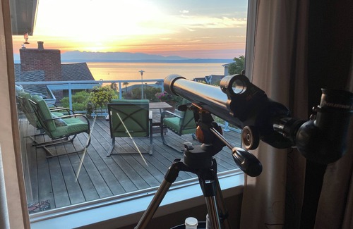 North Beach/Blue Ridge House | Lovely 4-bedroom view house in North Seattle with fitness room and beach access