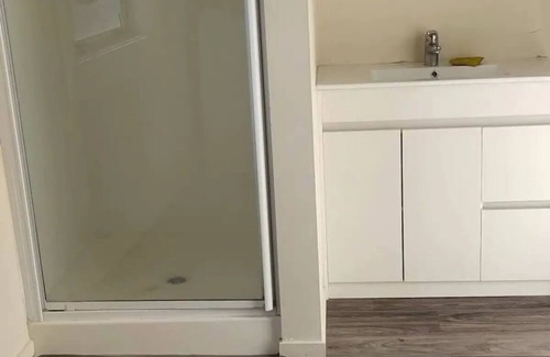 Frankton Apartment | Lovely 4 bedrooms unit with Free parking and Wi-Fi