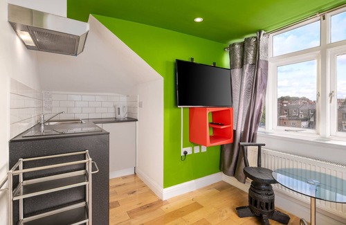 Earl's Court Apartment | Lovely 5 Bed Apartment in Central London Sleeps 9